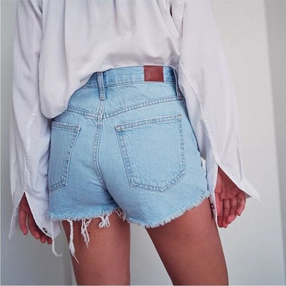 BDG Cut off Jean shorts, girlfriend high-rise Urban‎ Outfitters size 27 NWOT - Picture 3 of 10